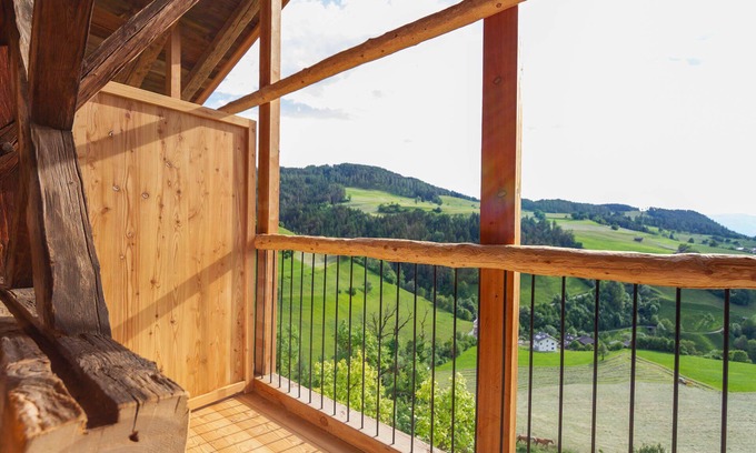 Fie allo Sciliar Apartment | Apartment "Daimlhof Ferienwohnung Moosherz" with Mountain View, Garden, Balcony & Wi-Fi