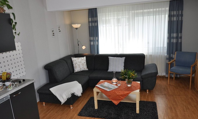 Bad Soden-Salmuenster Apartment | Apartment 3, 40 sqm, 1 bedroom, living room with kitchenette, balcony, max. 2 persons