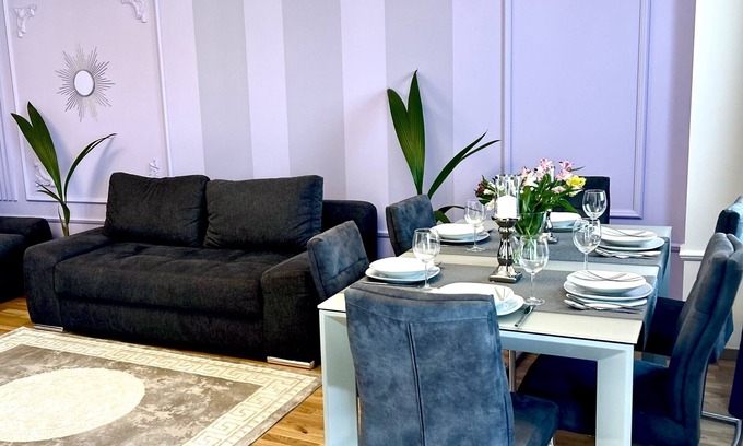 Zentrum-Nord Apartment | Apartment-Deluxe-Private Bathroom-Balcony-Blumenstraße 54