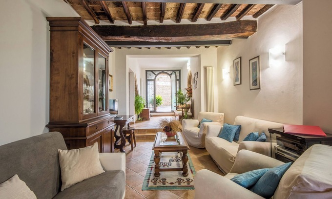 Monticiano Apartment | Apartment 'Dimora Tipica Toscana' with Wi-Fi