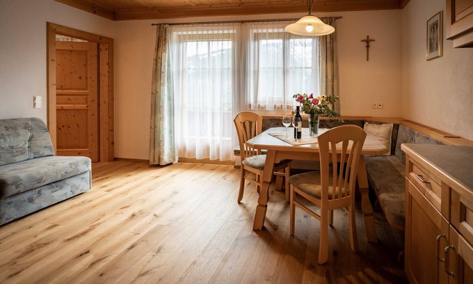 Innervillgraten Apartment | Apartment Dorfblick - Apartmenthaus Gutwenger - Selmerhof