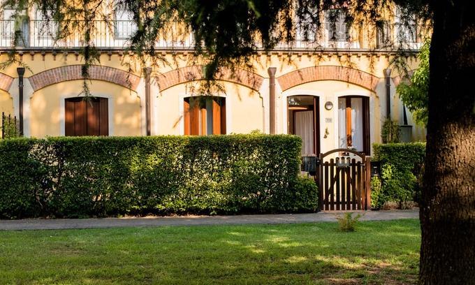 Illasi Apartment | Apartment 'Dream Room' with Private Garden and Wi-Fi