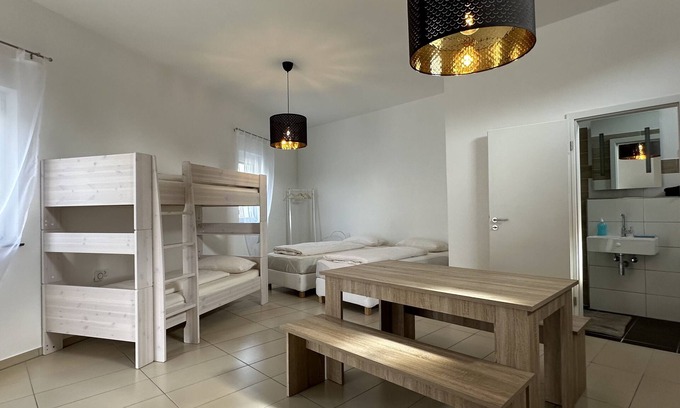 Koetz Apartment | Apartment 'Dreams Unterkunft' with Wi-Fi and Air Conditioning