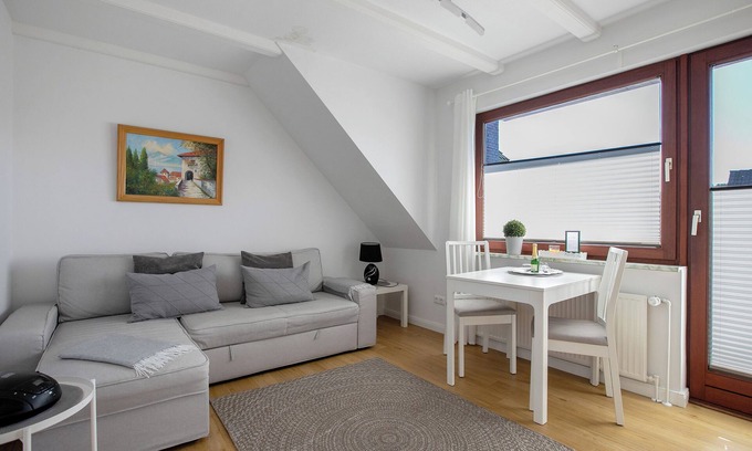 Meldorf Apartment | Apartment 'Edda 3' with Shared Garden, Balcony and Wi-Fi