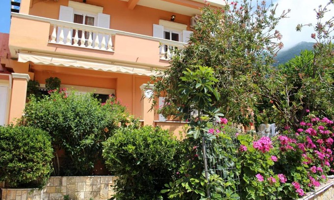 Paramonas Apartment | Apartment Eleni