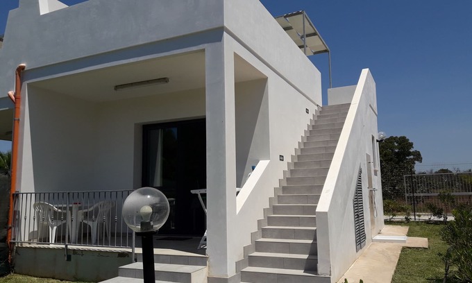Capilungo Apartment | Apartment Eolo Deidelsalento 2/4 PL Salento Peninsula 200 meters from the sea