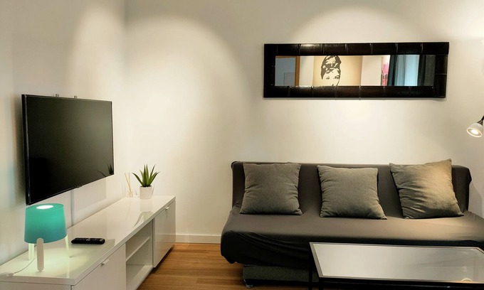 Extramurs Apartment | Apartment "Erudito" close to City Centre with Wi-Fi