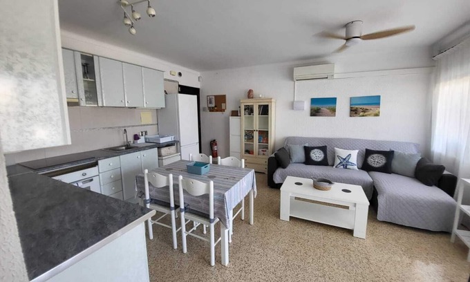 Colonia Sant Jordi Apartment | Apartment 'Can Pep' with Balcony, Wi-Fi and Air Conditioning