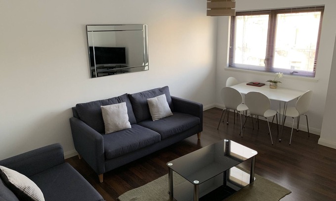 Central Aberdeen Apartment | Apartment-Executive-Ensuite-2 Bedroom Apartment