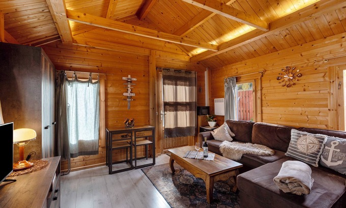 Mucheln House | Apartment 'Ferienhaus Seebrise - Marina Mücheln' with Lake View, Wi-Fi and Air Conditioning