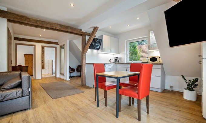 Bad Bodenteich Apartment | Apartment 'Ferienwohnung Seeblick' with Lake View and Wi-Fi