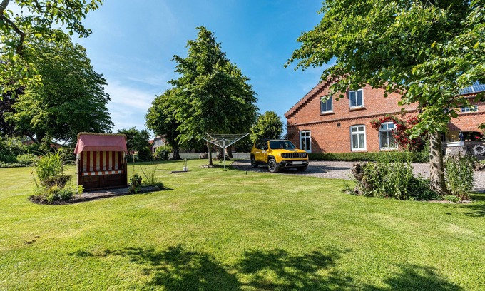 Gremersdorf Apartment | Apartment 'Ferienwohnung Bauernhof Rohde' with Shared Terrace, Private Garden and Wi-Fi
