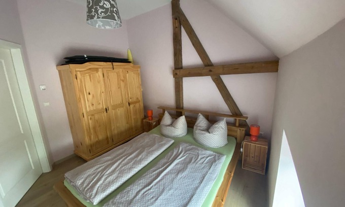 Parsteinsee Apartment | Apartment 'Ferienwohnung 4' with Shared Terrace and Wi-Fi