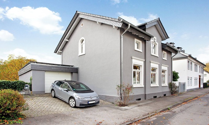 Arnsberg Apartment | Apartment 'Ferienwohnung Im Eichholz' with Private Terrace, Shared Garden and Wi-Fi