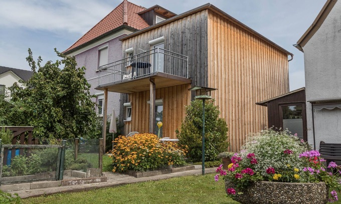 Reutin Apartment | Apartment “Ferienwohnung Eyrich OG” near Lake Constance with Wi-Fi, Terrace & Garden