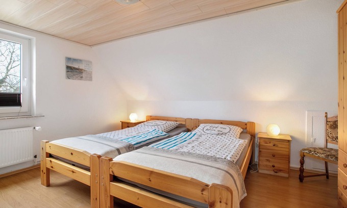 Meldorf Apartment | Apartment 'Ferienwohnung Horstmann' with Private Garden and Wi-Fi
