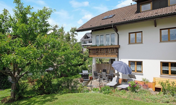 Ibach Apartment | Apartment 'Ferienwohnung' with Mountain View, Shared Garden and Wi-Fi