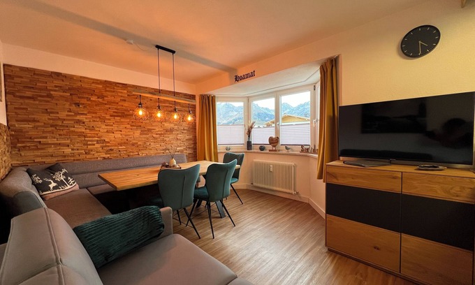 Fiss Apartment | apartment flower