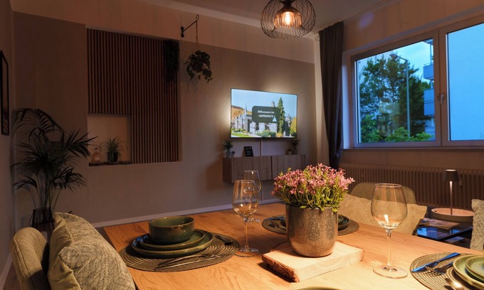 Vorderer Westen Apartment | Apartment for 4 | Kassel near train station & city center