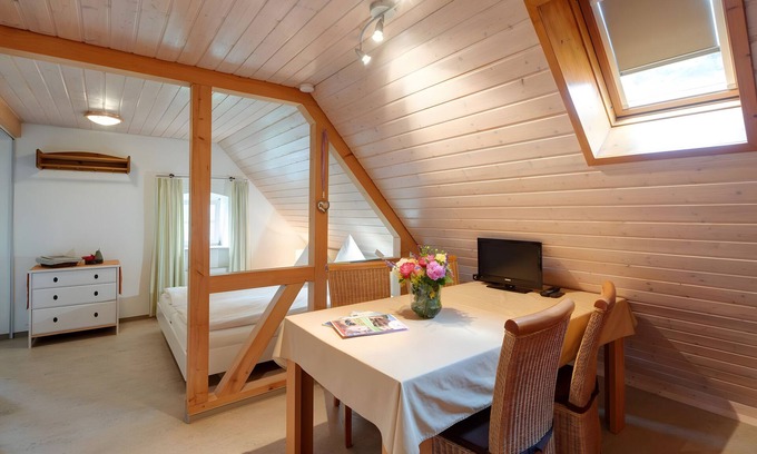 Gerabronn Apartment | Apartment 'Gänseblümchen' with Shared Terrace, Shared Garden and Wi-Fi