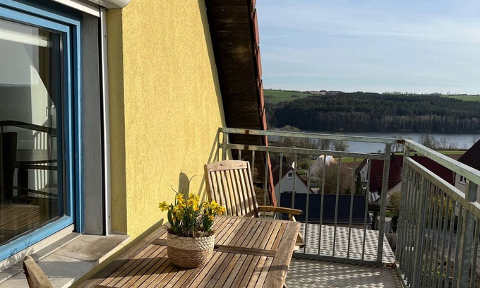Absberg Apartment | Apartment 'Galeriewohnung Mit Seeblick' with Lake View, Balcony and Wi-Fi