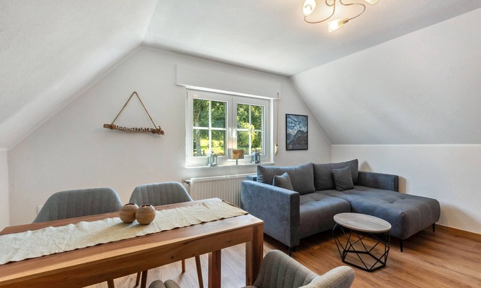 Gellinghausen Apartment | Apartment 'Gellinghausen' with Shared Terrace, Private Garden and Wi-Fi