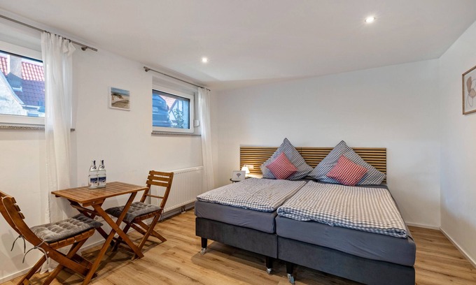 Reutlingen Apartment | Apartment 'Gemütlich Privat Zimmer' with Wi-Fi