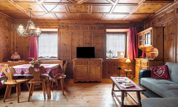Trodena Apartment | Apartment 'Girasole Truden' with Mountain View, Shared Garden and Wi-Fi