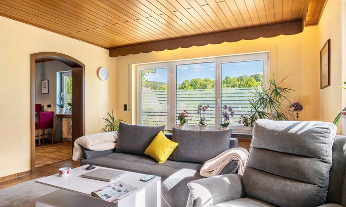Weiten-Gesaß Apartment | Apartment 'Greta' with Shared Terrace and Wi-Fi