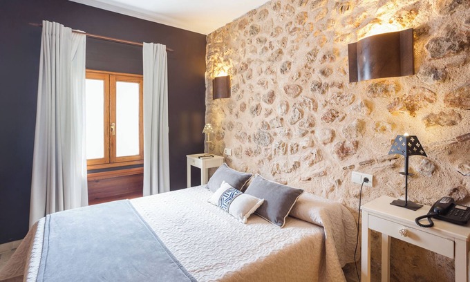 Villalonga Apartment | Apartment 'Habitacion Estandar - Edificio Contiguo' with Private Terrace, Wi-Fi and Air Conditioning