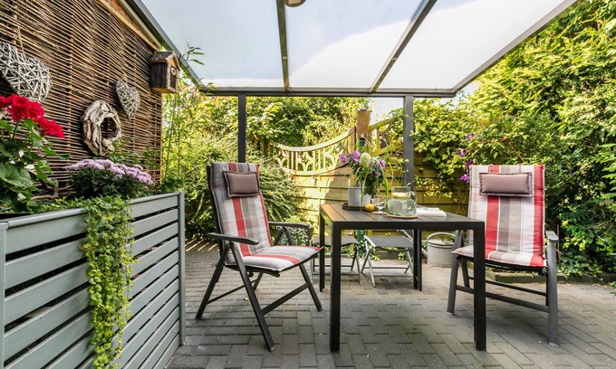 Wesselburen Apartment | Apartment 'Haus Bruhs' with Private Terrace, Shared Garden and Wi-Fi