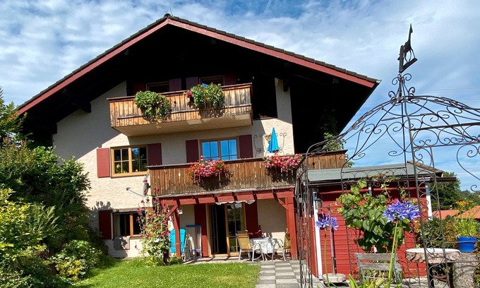 Bad Kohlgrub Apartment | Apartment 'Haus im Oberland - Fewo Berg' with Mountain View, Balcony and Wi-Fi
