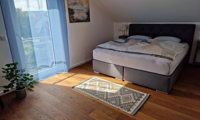 Albstadt Apartment | Apartment 'Haus Im Glück' with Wi-Fi