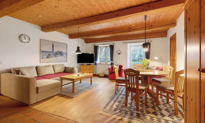 Hillgroven Apartment | Apartment 'Haus Mühlenhof 4' with Private Terrace, Shared Garden and Wi-Fi