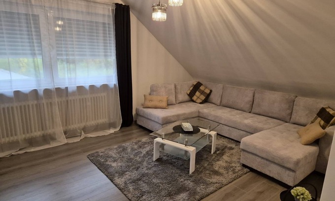 Neunkirchen Apartment | Apartment 'Haus Schmidt 4Zi Parknähe' with Balcony and Wi-Fi