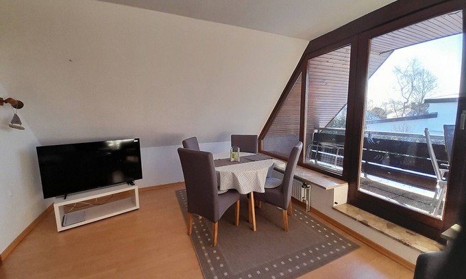 Wesselburen Apartment | Apartment 'Haus Wohnrade' with Balcony and Wi-Fi