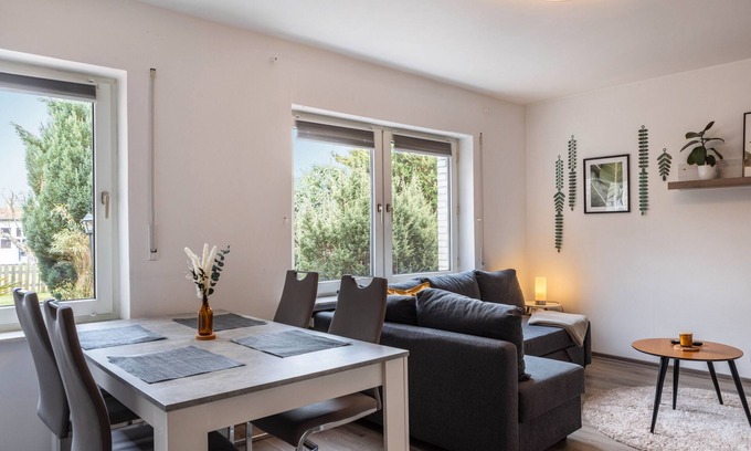 Sachsenhausen Apartment | Apartment 'Im Kleinen Feld' with Private Terrace, Private Garden and Wi-Fi