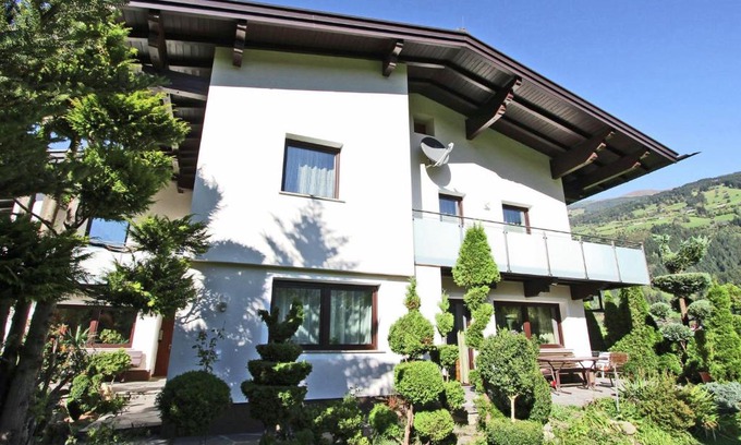 Aschau Im Zillertal Apartment | Apartment in Aschau near Ski Lift & Alps