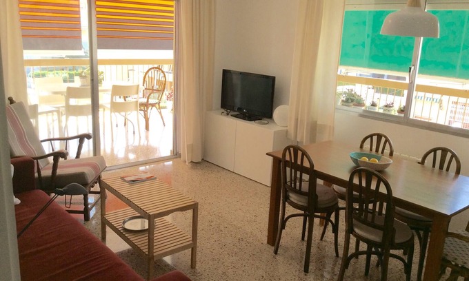 Benicassim Apartment | Apartment in Benicassim with free Wifi, hot and cold air conditioning and parking