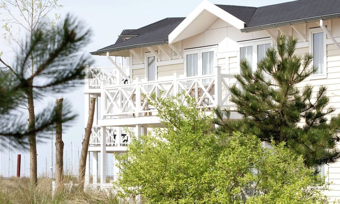 Municipality of Hellevoetsluis Apartment | Apartment in Cape Helius by the Waterside