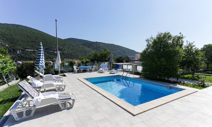 Mokosica Apartment | Apartment in Dubrovnik with swimming pool and sea view (A2)