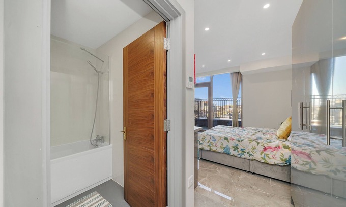Loxford Apartment | Apartment in Ilford, East London