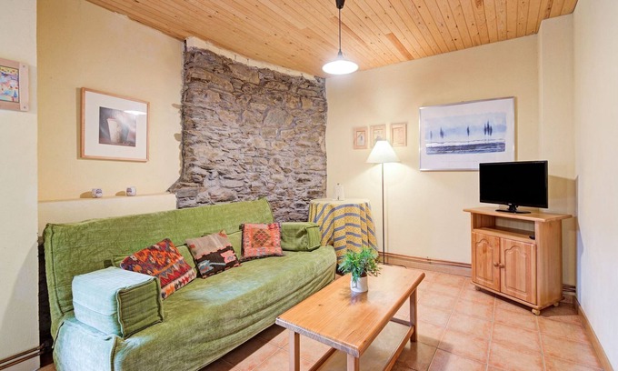 Isavarre Apartment | Apartment in Isavarre near Pyrenees Mountains