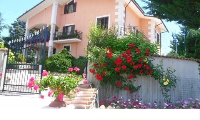 Cagnano Amiterno Apartment | Apartment in Villa suitable for workers and companies involved in the reconstruction.