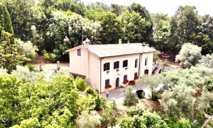 Castelnuovo di Porto Villa | Apartment in LuxuryProperty PrivatePOOL Garden BBQ AirC x8