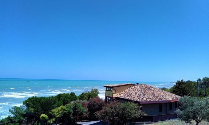 Torino di Sangro House | Apartment in villa facing the sea - Green Apartment