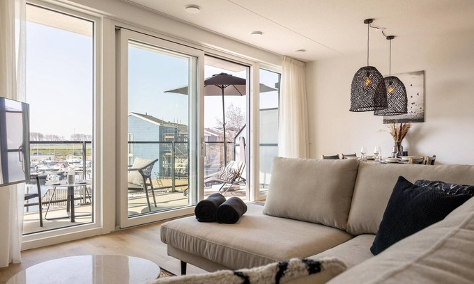 Kortgene House | Apartment in Kortgene with Harbor Views