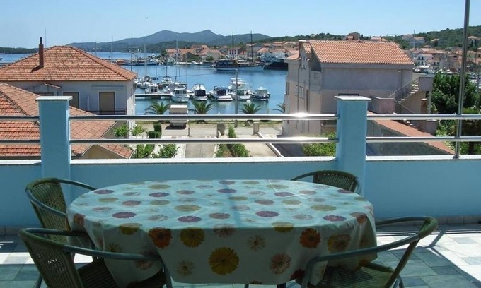 Kukljica Apartment | Apartment in Kukljica with Seaview, Terrace, Air condition, WIFI (4567-3)