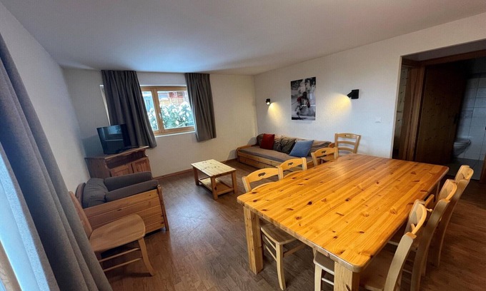 Saint-Pierre-de-Clages Apartment | Apartment in Nendaz with Ski-In/Ski-Out Access