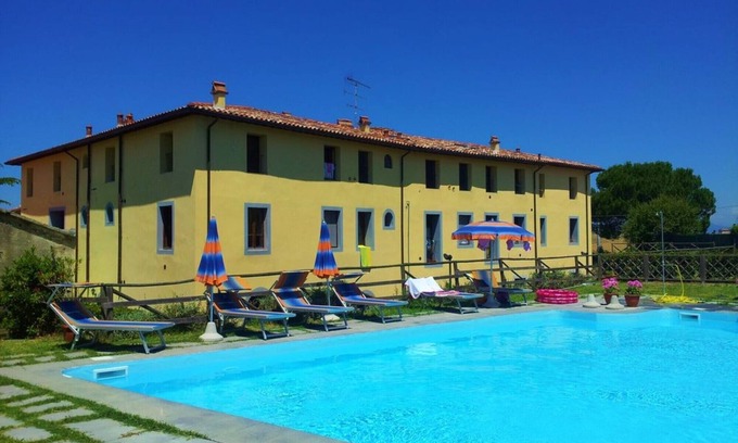 Pieve di Santa Luce Apartment | Apartment in Palazzo Residence Giuly Rosselmini - Swimming pool